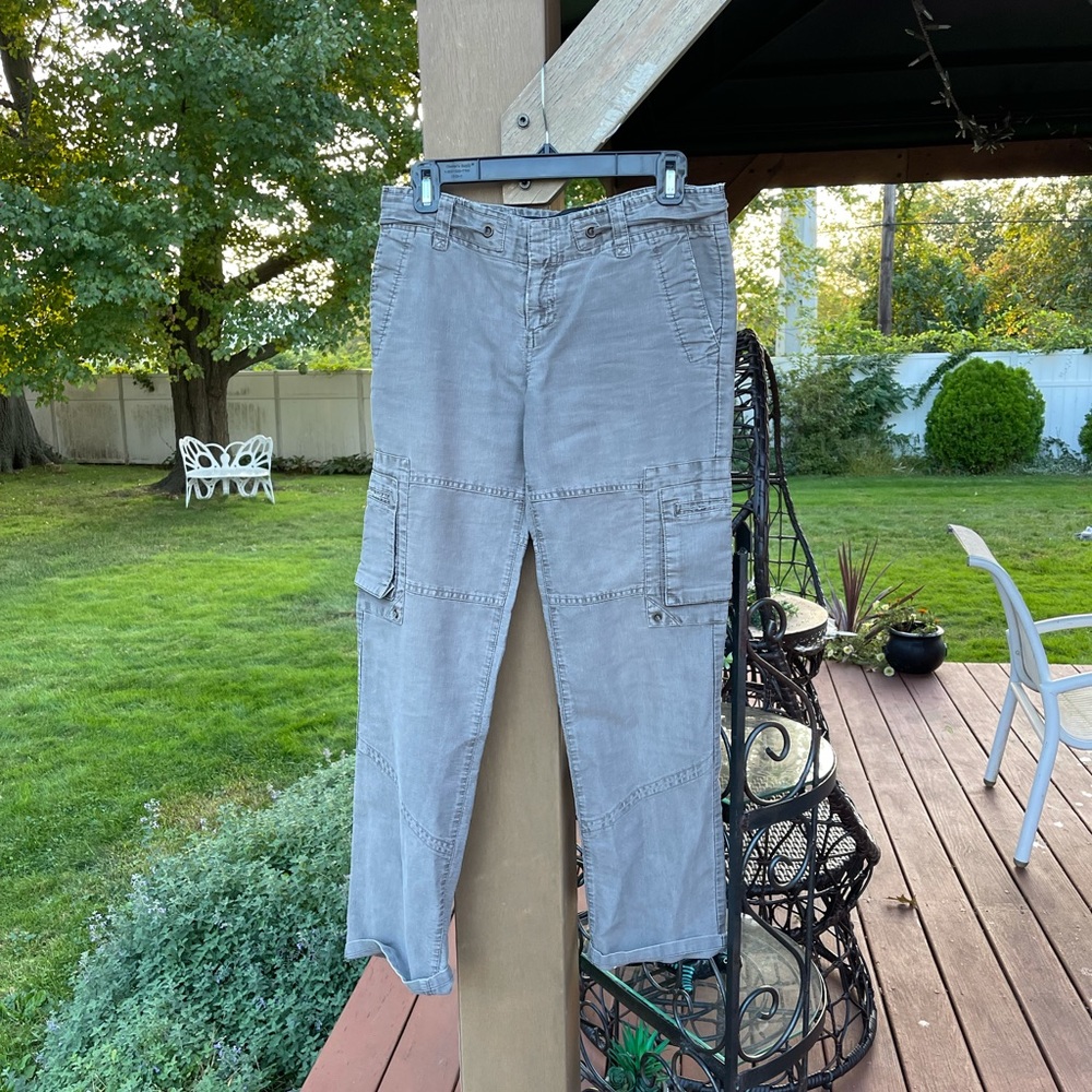 How’s Capri cargo pants